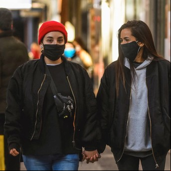 Coronavirus en Argentina: con el frío, se agravan los problemas en la piel por el uso de barbijos