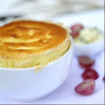 Soufflé de queso azul y nueces