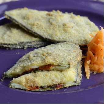 Milanesa de berenjena rellena