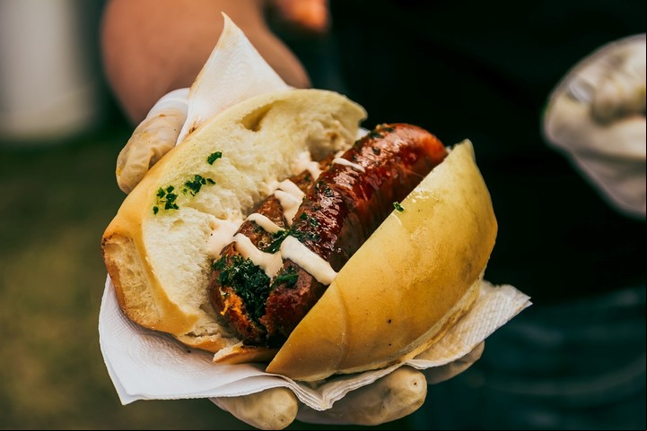 El choripán, un ícono argentino.