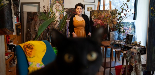 Cinthia Rched, la pintora a la que una enfermedad le cierra las manos