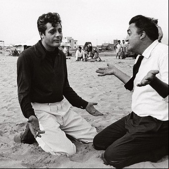 Las manías de Fellini y Mastroianni, su doble ensimismado