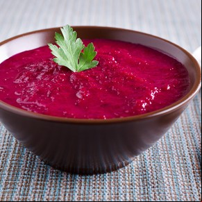 Sopa roja de remolacha y tomates