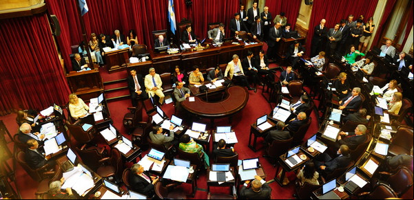 El DNU 690, un atropello a las instituciones