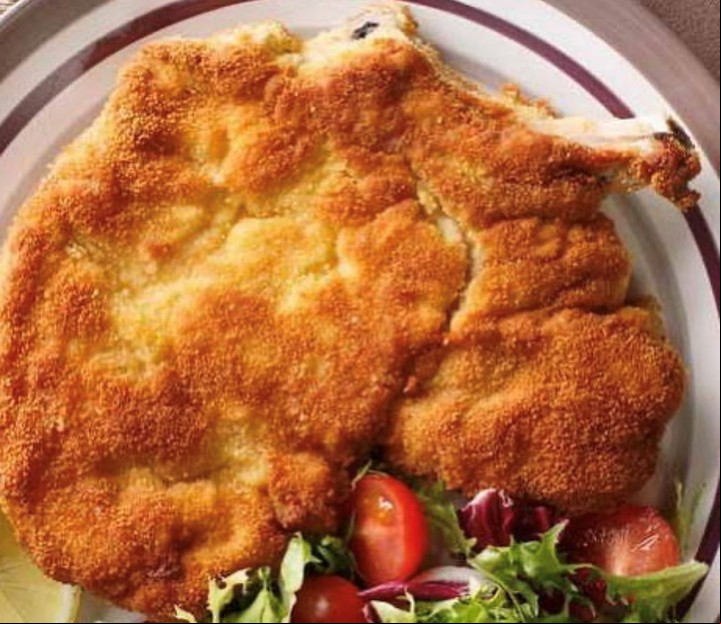 Cotoletta alla milanese. Foto Instagram @carmelaciprini.