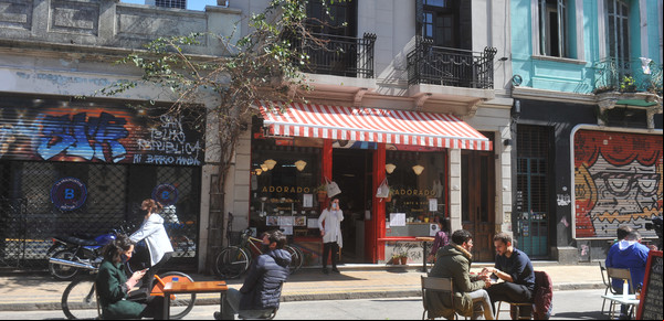 Pelea entre Nación y Ciudad por bares y restaurantes: los gastronómicos porteños se sienten "tironeados" por un puja política