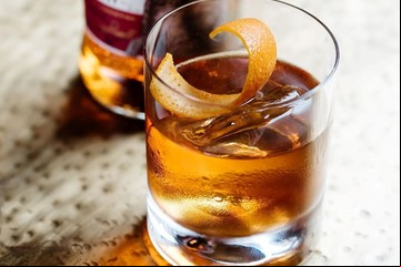 Old Fashioned: la historia y la receta para preparar el trago más vendido del mundo