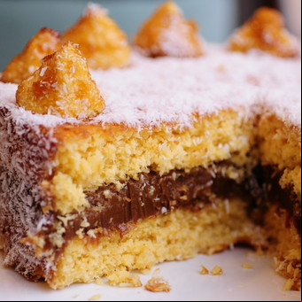 Torta de coco y dulce de leche