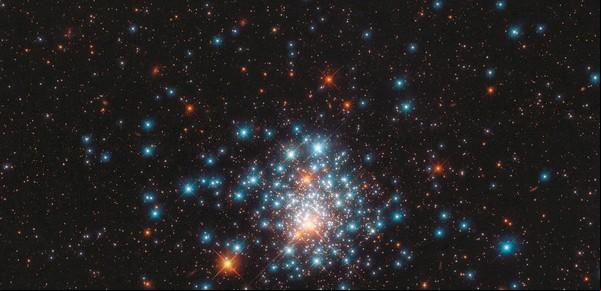 El telescopio Hubble captó una impresionante imagen con miles de estrellas multicolores