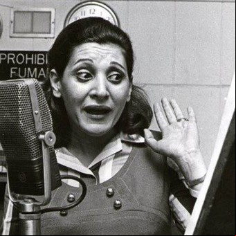 Historia de la sensualidad en radio: Betty Elizalde, la voz de los trenes y Las 7 lunas de Crandall