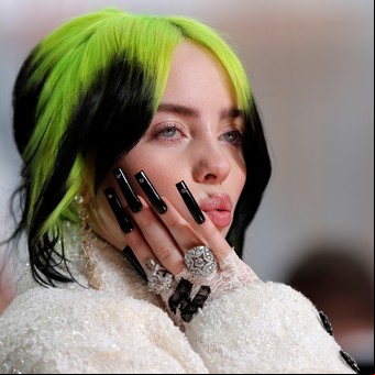 Billie Eilish alienta a los jóvenes estadounidenses a votar