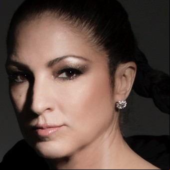Gloria Estefan: confesiones de la mujer que rechazó ser espía de la CIA para convertirse en la "madre del pop latino"