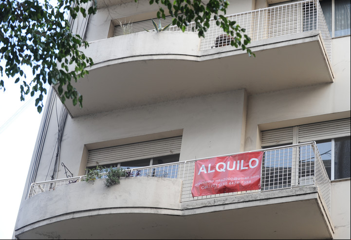 Antes la ley hablitaba pedir hasta 2 meses de alquiler como depósito en contratos de 2 años. Ahora, sólo 1 mes para 3 años. Foto: Juano Tesone.