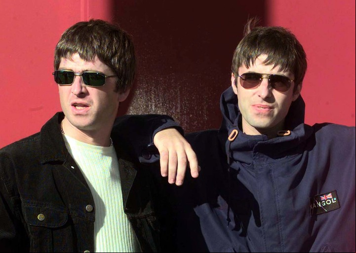 Noel y Liam Gallagher; una sociedad creativa que dio grandes frutos y mucho que hablar por sus enfrentamientos. Foto: Russell Boyce