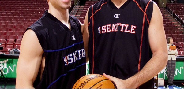 A 20 años del debut en la NBA, Pepe Sánchez y Rubén Wolkowyski vuelven a "jugar" por Zoom y lanzan una chicana para Manu Ginóbili