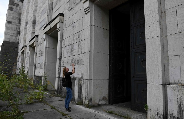 La entrada al Salón Dorado, en el edificio en el que el Partido Nazi celebraba sus reuniones en Nuremberg. Foto AFP