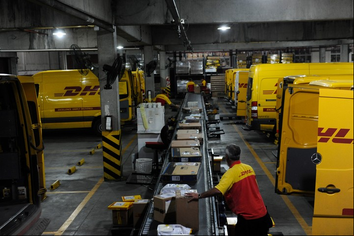 Los courier traen los productos por vía aérea y en unos pocos días pueden llegar al domicilio. Foto: Emmanuel Fernández/Archivo.
