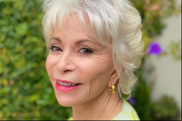 Isabel Allende: "En Chile, los carcamales de la política se tienen que ir a su casa"