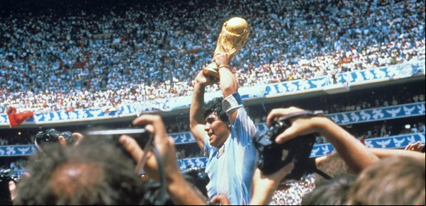 Murió Diego Maradona: El genio que encandiló al mundo y le regaló felicidad a todo un pueblo