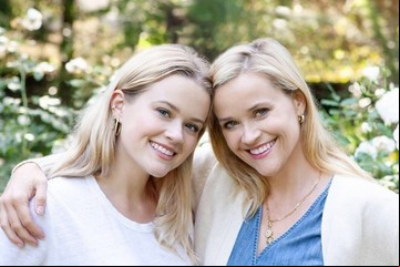 La hija de Reese Witherspoon habló sobre su "amplia" condición sexual