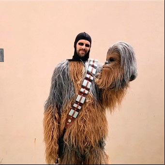 El Chewbacca argentino vive en Munro y anima a chicos internados en hospitales