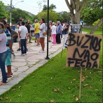 Incidentes en Buzios: crece la tensión luego de que ordenaran que los turistas desalojen la ciudad en 72 horas