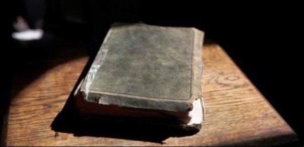 Los mejores y más terroríficos libros para dormir con un ojo abierto