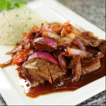 Wok de lomo con arroz