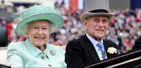 Las cifras de la vida de reyes: los exorbitantes sueldos estatales de la reina Isabel II y otros monarcas