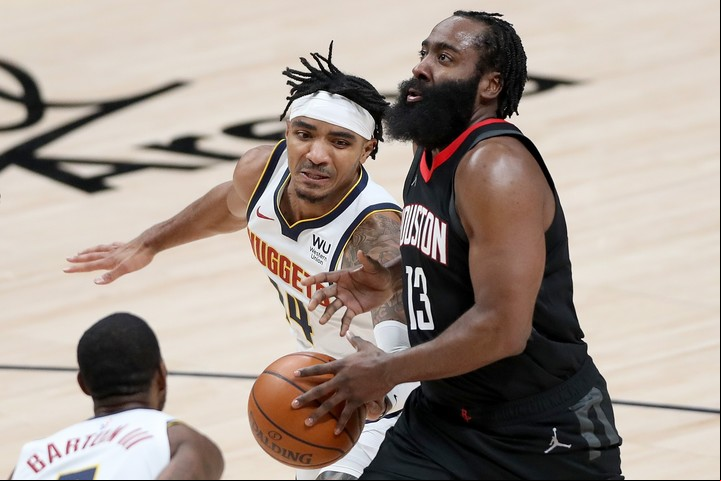 Harden ha jugado lejos de su nivel y luce fuera de línea. Foto AFP