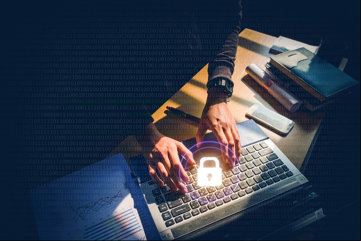 Virus informático / hacerk / hackeo / malware / ransomware. Foto: shutterstock