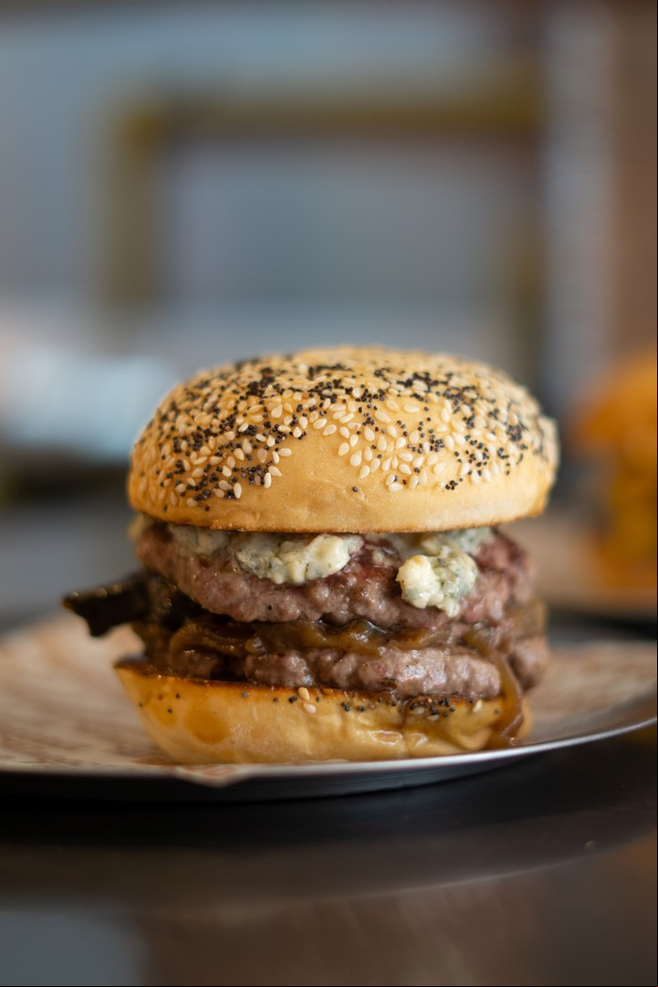 Dos medallones de hamburguesa, la distinción de Fat Broder. Foto Gentileza