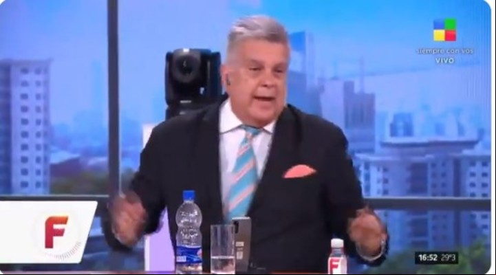 De pie y golpeando el escritorio, Ventura señaló a Mariano Israelit y habló de "una operación" en la causa Maradona. Captura TV