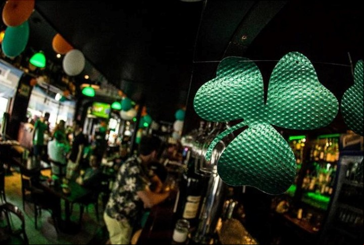 San Patricio en una edición anterior, en Sullivan's. Esta vez la fiesta se muda a Palermo y San Telmo, con protocolo, límites de aforo y distancia social.