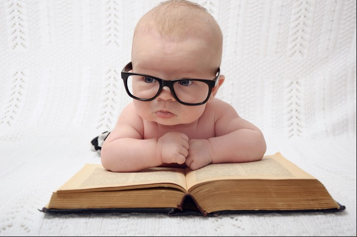 “La pandemia marcó la importancia de que la lectura sea un acto cotidiano. Fue impresionante ver cómo se comportaron los lectores y lectoras. Nos creó la necesidad”, resume Carola Martínez Arroyo. Foto: ilustración Shutterstock.
