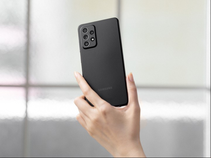 El Galaxy A72 tiene un diseño similar al recientemente lanzado Galaxy S21 Ultra. Foto: Samsung.