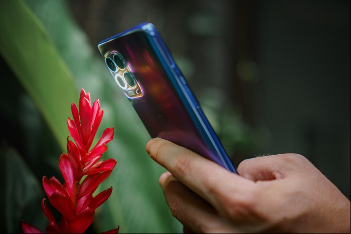 El Moto G100 tiene pantalla de 6,7 pulgadas y logra tomar fotos de 64 MP. Foto: Archivo.
