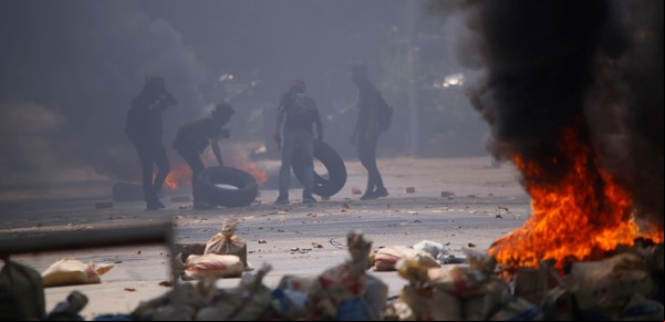 Brutal represión a las protestas en Myanmar: más de 90 muertos, entre ellos tres chicos