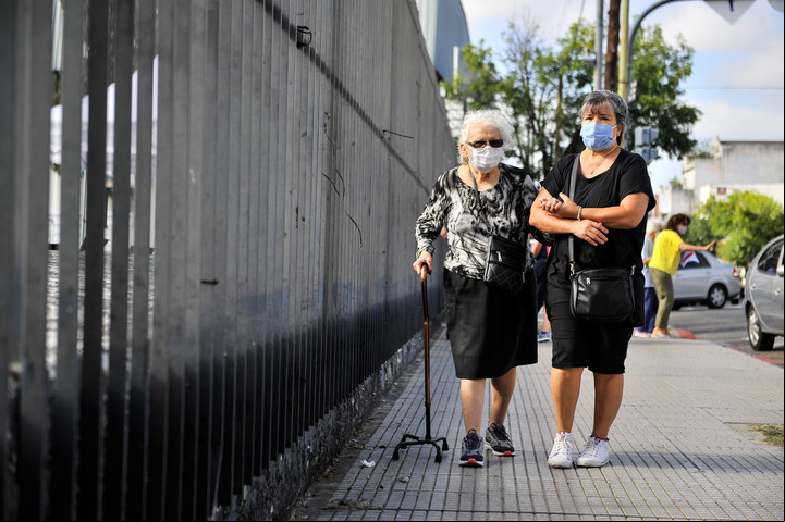 El jubilado o pensionado podrá tener un apoderado para realizar trámites y otro distinto para cobrar. Foto: Maxi Failla.