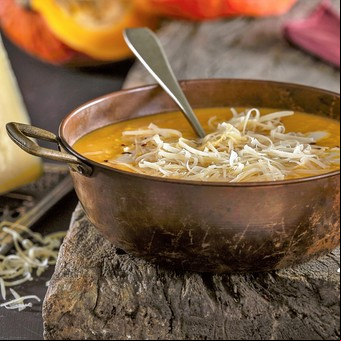 Sopa crema de zapallo y queso