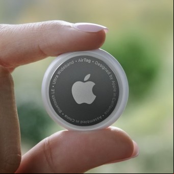 AirTag: cómo funciona el rastreador de Apple que se vende a 30 dólares y permitió resolver un robo millonario