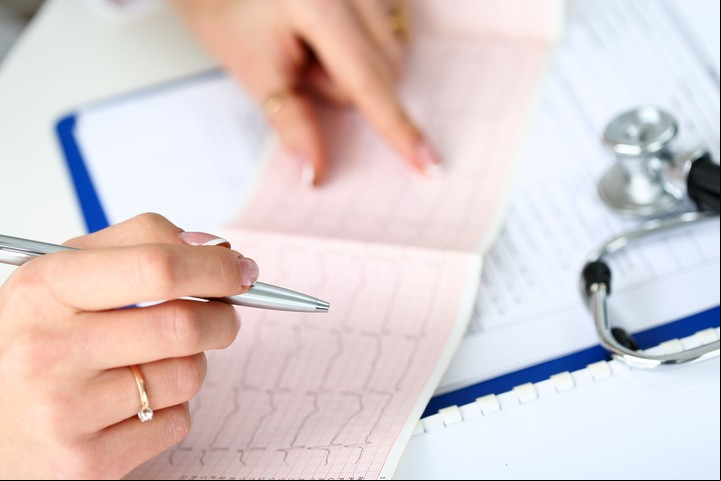 El tratamiento de la FA reduce el riesgo de sufrir un ACV. Foto ilustrativa Shutterstock.