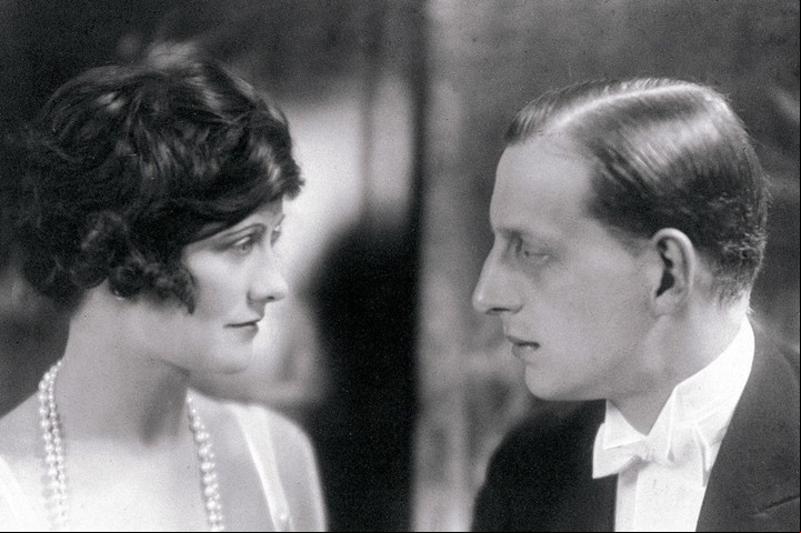 Coco y Ernest Beaux. La dupla que creó el Chanel número 5, en 1921.