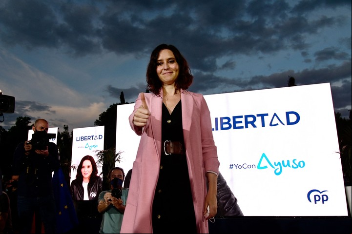 La presidenta regional de Madrid, Isabel Diaz Ayuso, busca un nuevo mandato. Foto AFP