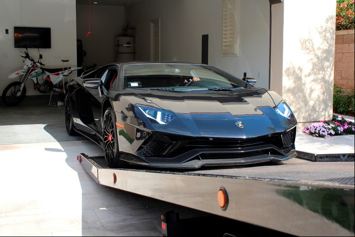 La cupé Lamborghini que compró el acusado fue incautada luego de la denuncia. Foto: AP