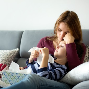 Covid-19 y chicos: 10 claves para saber cómo actuar si son o estrecho o caso sospechoso