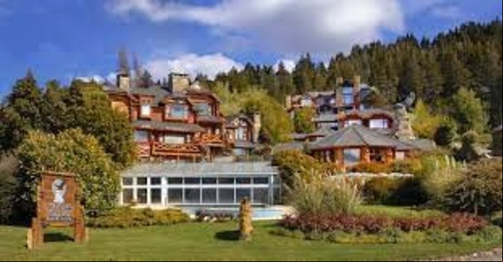 Otro hotel boutique con todos los servicios y gran restó.