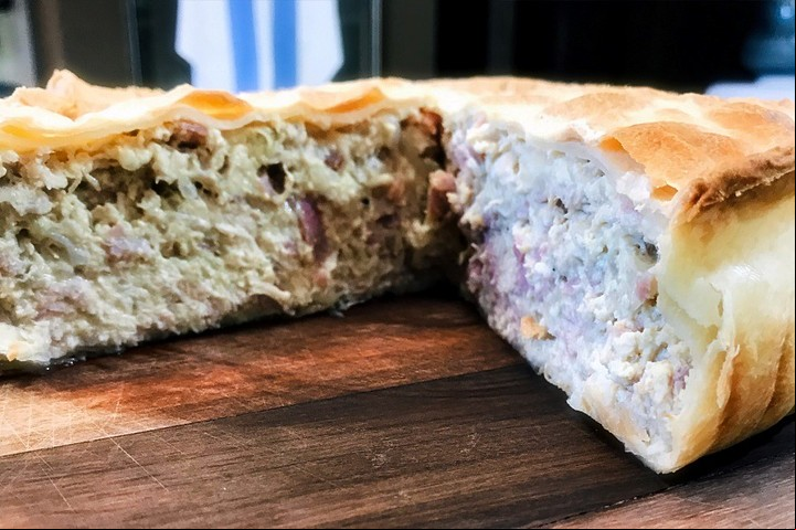Estacion Calabrese: Tarta de pollo, panceta y jamón. / Telam