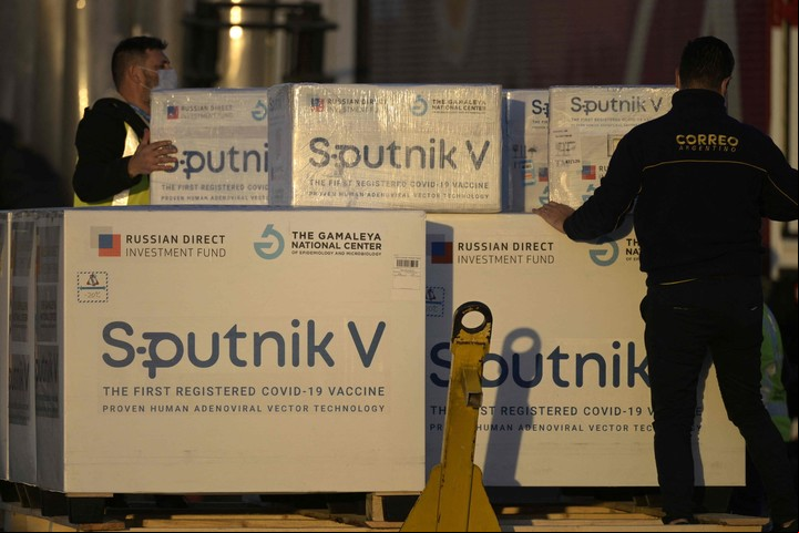 Los cargamentos de la vacuna rusa Sputnik V, no aprobada aún por la Unión Europea. Foto: AFP
