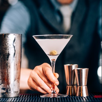 Día Mundial del Gin: 10 recetas de tragos clásicos y originales para preparar en casa